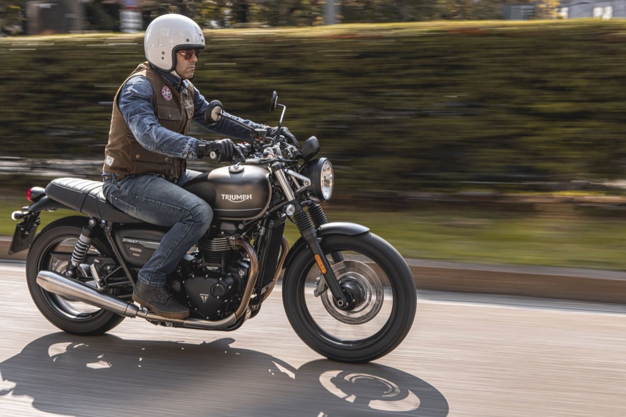 Moto Guzzi V7 Centenario e Triumph Street Twin: questione di PEDIGREE